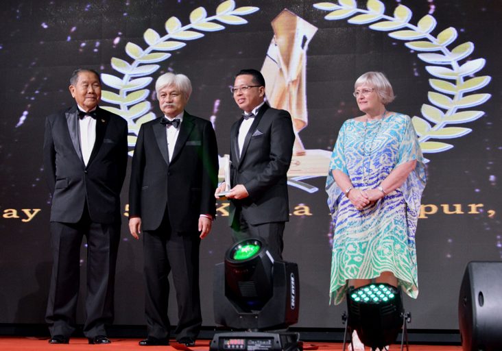 FIABCI-World-Prix-d’Excellence-Silver-Award-2015_THE-LIGHT-Waterfront-1