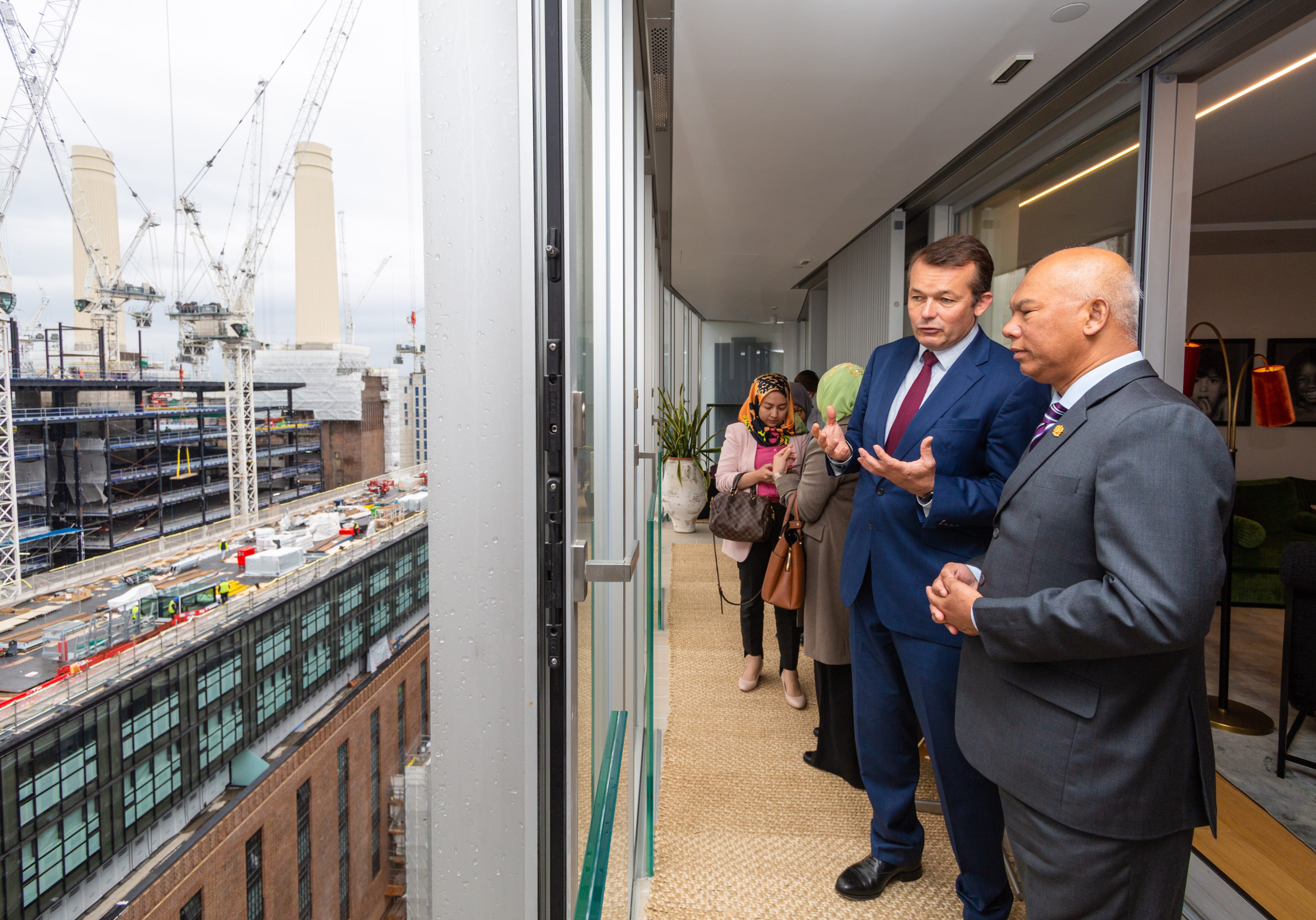 H.E.-Datuk-Mohamad-Sadik-Kethergany-visited-Battersea-Power-Station-2