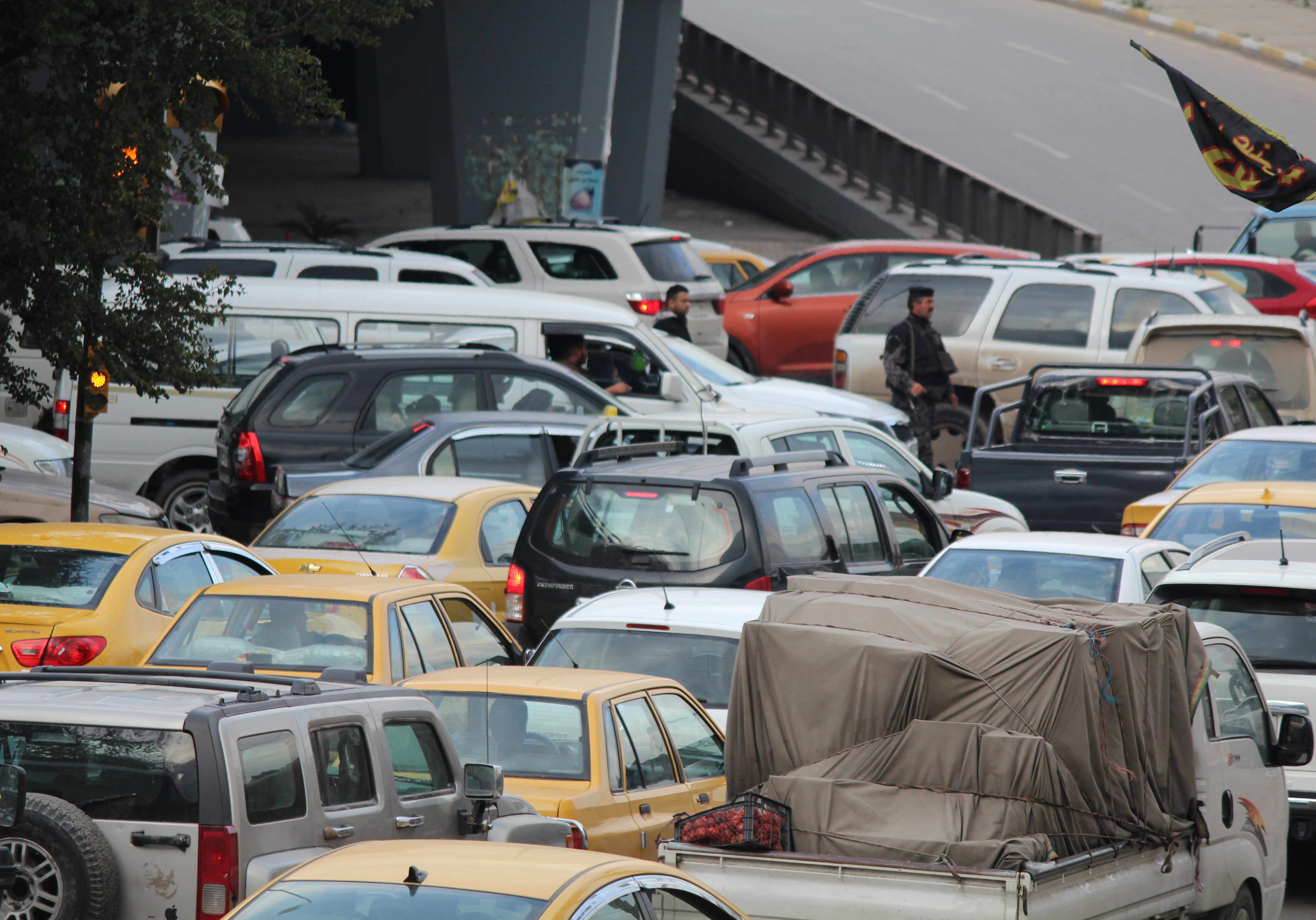 traffic-car-vehicle-motor-vehicle-baghdad-iraq-1233317-pxhere.com_ traffic-car-vehicle-motor-vehicle-baghdad-iraq-1233317-pxhere.com_